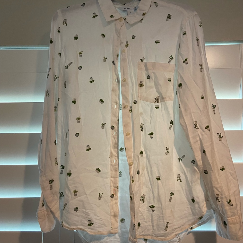 White button down blouse, with fun print